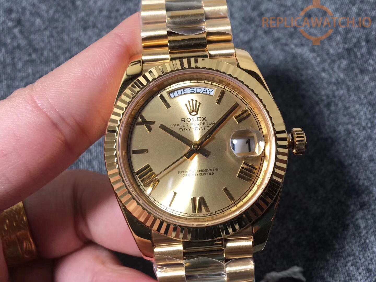 Replica Rolex Day-Date 40 228238 N Yellow Gold Champagne Dial - Swiss ...